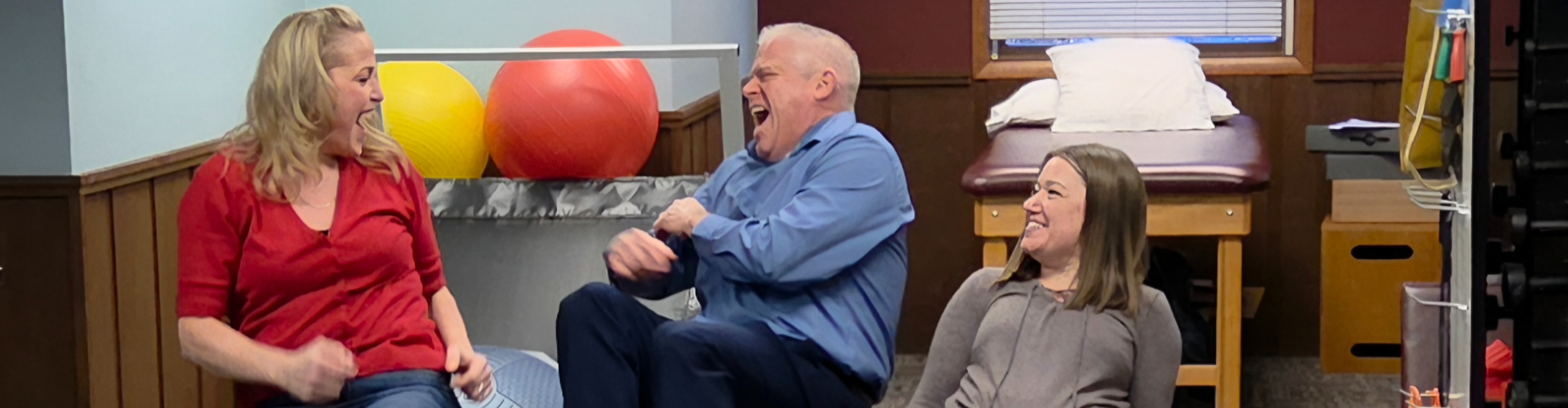 our-team-group-photo-laughing-albanese-physical-therapy-new-brighton-pa